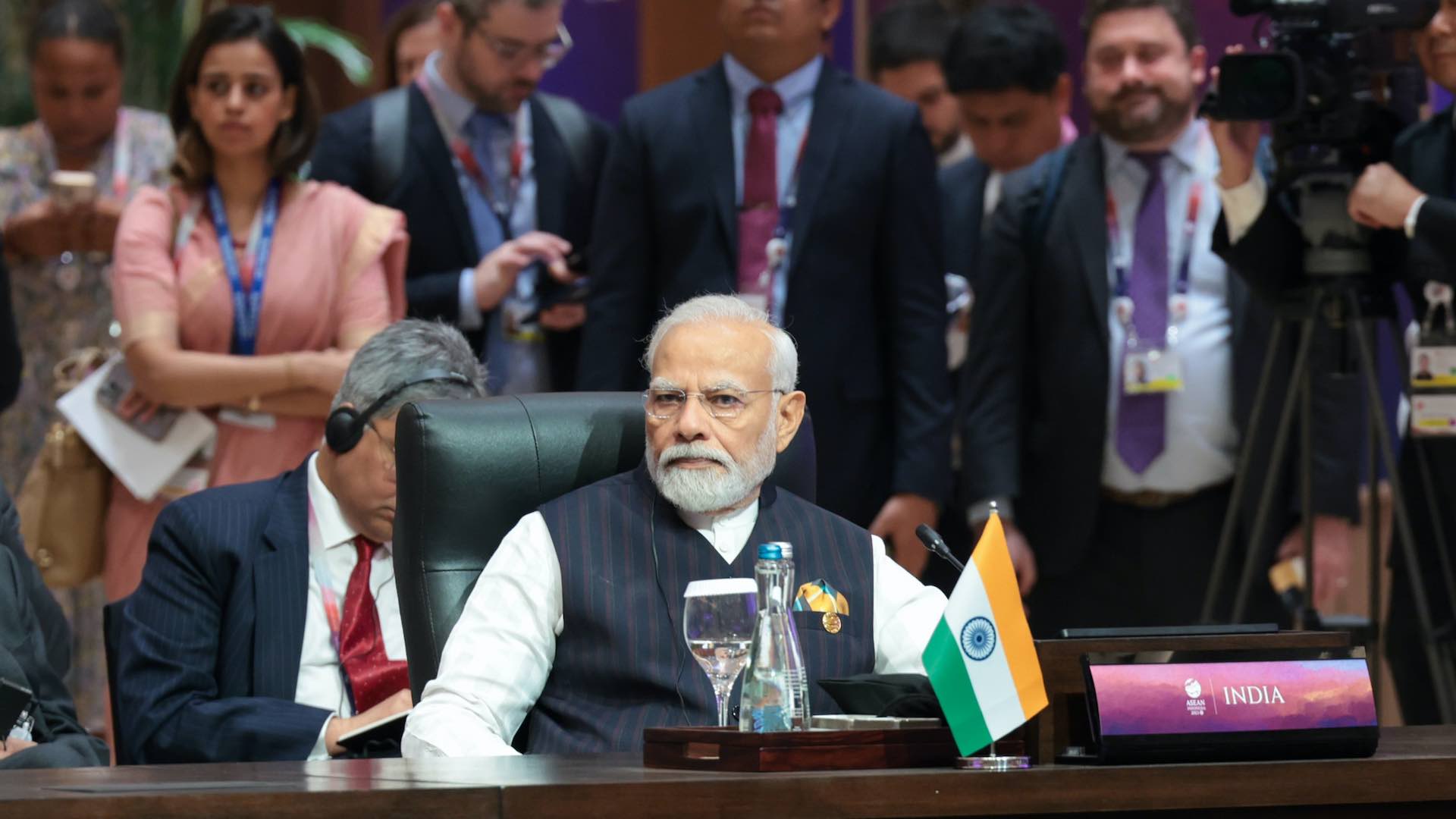 في قمة آسيان بجاكرتا: رئيس الوزراء ناريندرا مودي يبرز نفوذ الهند المتنامي عالمياً